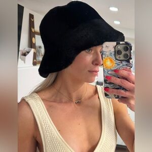 Women’s Black Overland Sheepskin Bucket Hat | Size Large